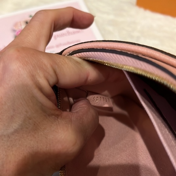 Authentic Louis Vuitton Pallas - Picture 12 of 16